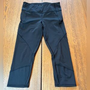 Athleta Women’s Mesh Contender Capri